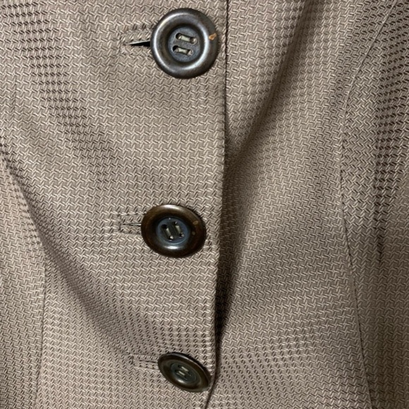 Authentic Giorgio Armani Beige 100% Silk Pant Suit - Picture 4 of 9